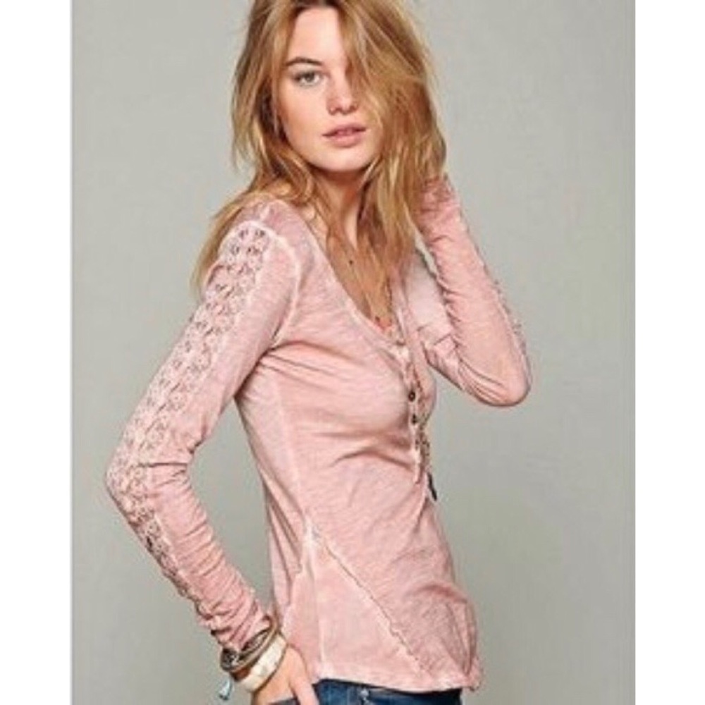 Free People crochet sleeve henley, pale pink S | P